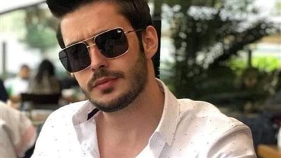 هذه الطفلة أصبحت اليوم زوجة وزير عربي وفنانة شهيرة..