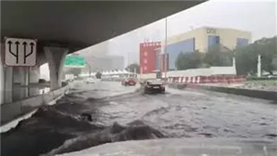 الإمارات | سيول وأمطار غير مسبوقة.. وإغلاق المطارات والطرق