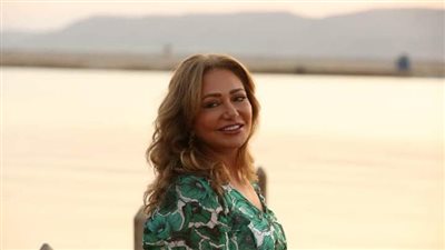 بسبب تجاهله لها.. ليلى علوي ترد على تصرف عمرو دياب بطريقتها الخاصة