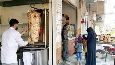 صاحب مطعم في دمشق يقول