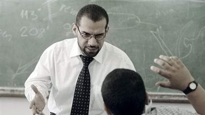 ضړب مدرس تلميذا لسوء سلوكه