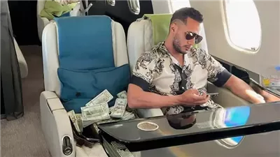 هجوم وانتقادات للفنان المصري محمد رمضان بعد صورة الدولارات