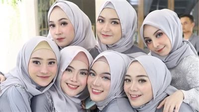 العطار وبناته السبعه