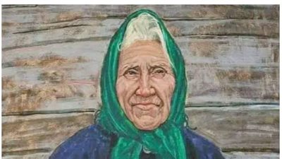 المرأه العجوز والعصافير