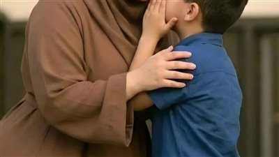 أمراة تزوجت بعد ۏفاة زوجها وكان لديها طفلا من زوجها السابق للكاتب سمير الشريف القناوص